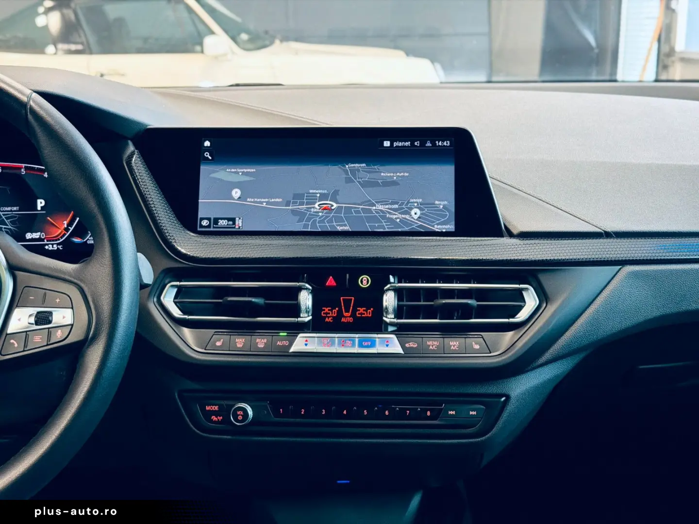 BMW 118 d Sport Line PANO LED AMBI PDC NAVI SHZ