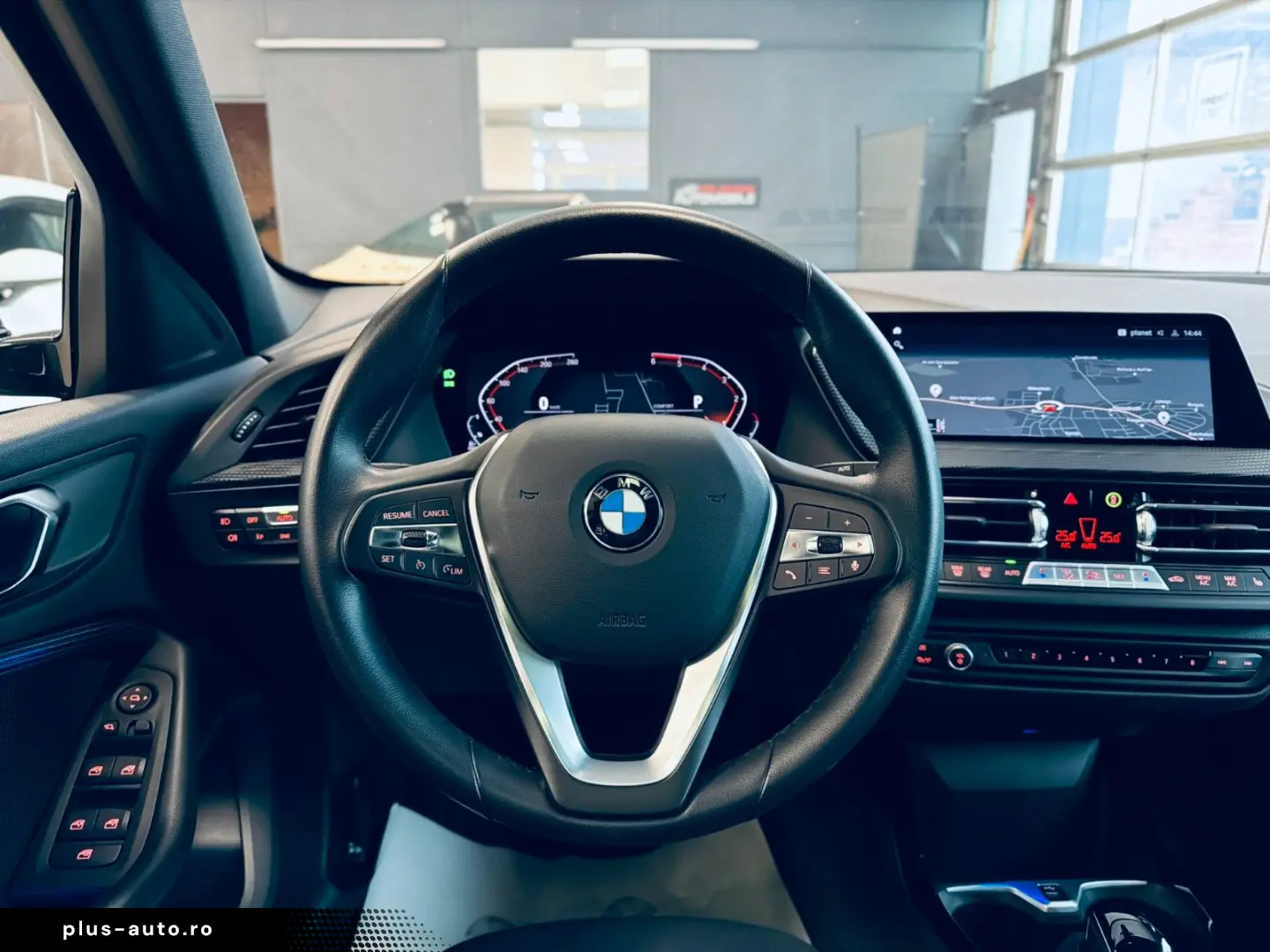 BMW 118 d Sport Line PANO LED AMBI PDC NAVI SHZ