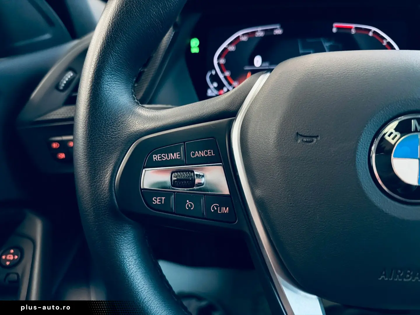 BMW 118 d Sport Line PANO LED AMBI PDC NAVI SHZ