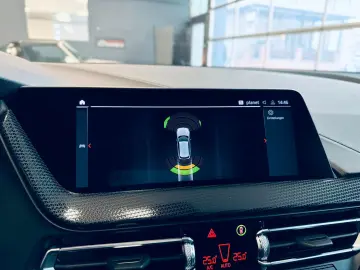 BMW 118 d Sport Line PANO LED AMBI PDC NAVI SHZ