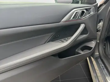 BMW 420i Cabrio M Sport LivePro CarPlay Driving ACC