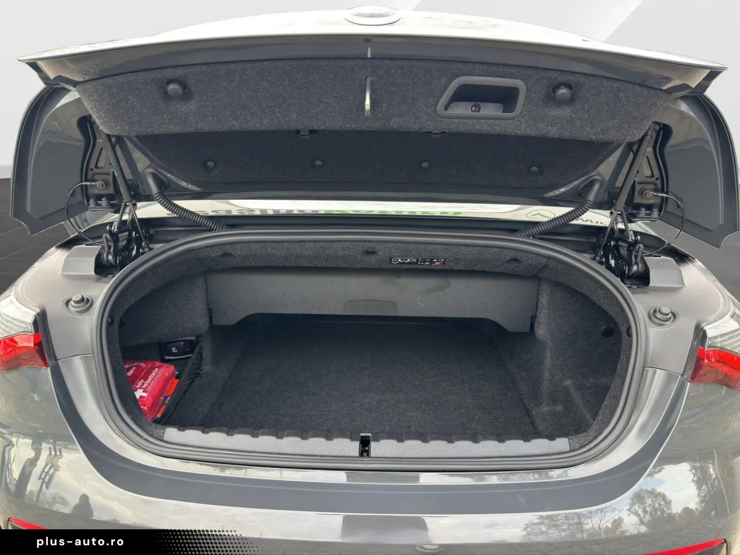 BMW 420i Cabrio M Sport LivePro CarPlay Driving ACC