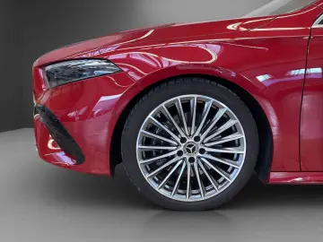 MERCEDES-BENZ A 220 d AMG Pano AHK Totwinkel Keyless SHZ LED