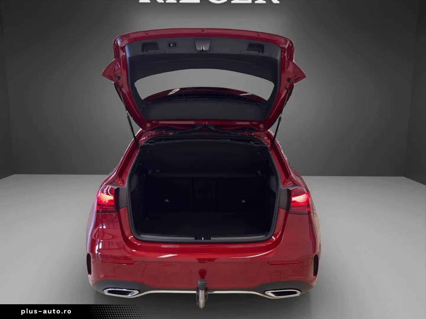 MERCEDES-BENZ A 220 d AMG Pano AHK Totwinkel Keyless SHZ LED