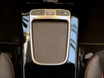 MERCEDES-BENZ A 220 d AMG Pano AHK Totwinkel Keyless SHZ LED