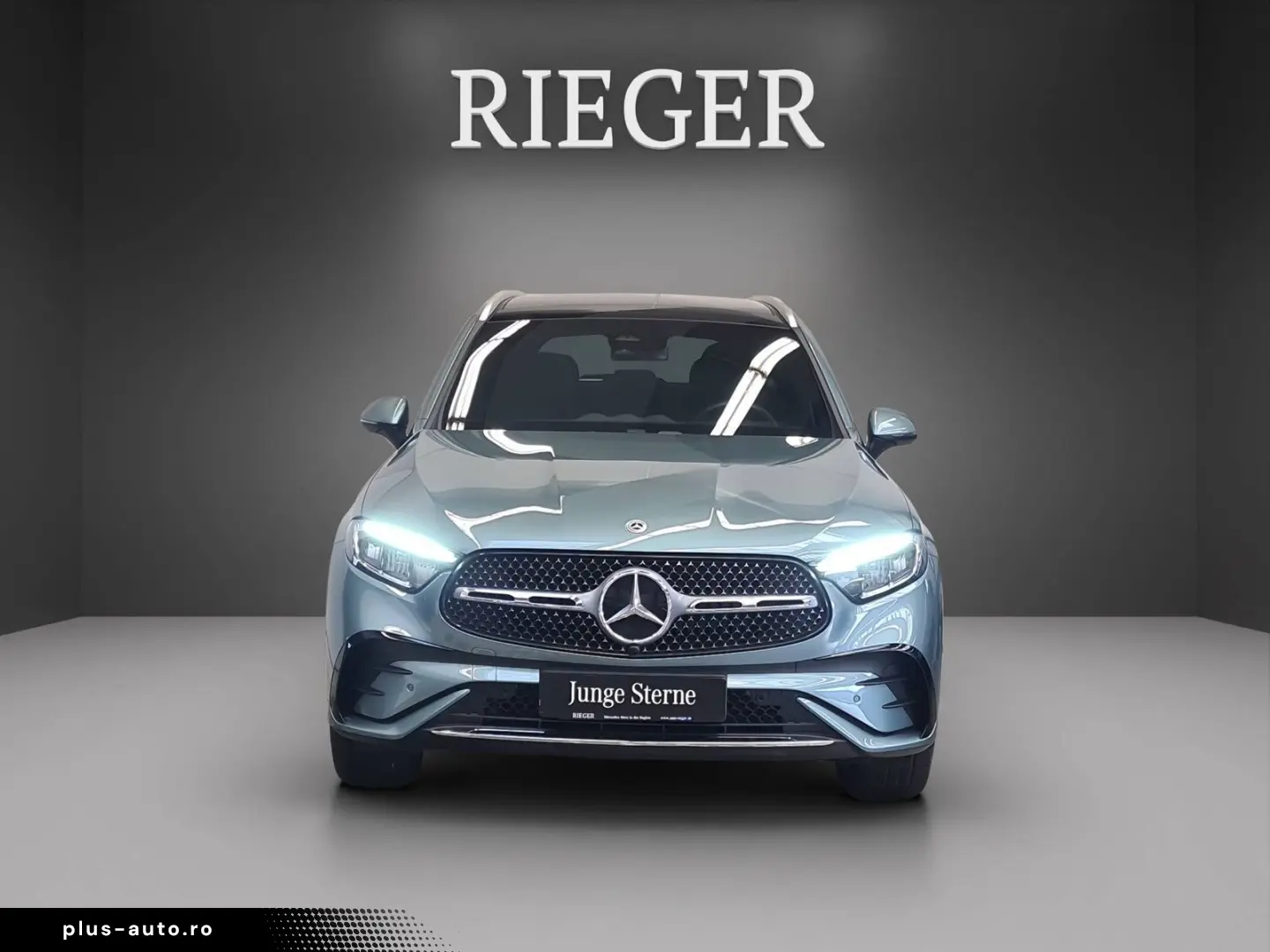 MERCEDES-BENZ GLC 200 4M AMG Pano AHK MEM Tot SHZ 20