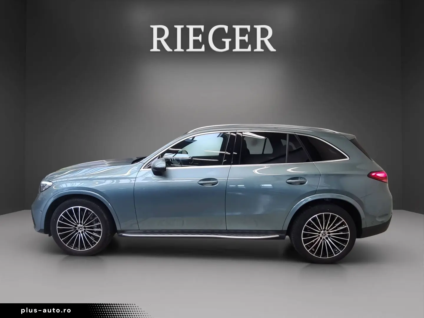 MERCEDES-BENZ GLC 200 4M AMG Pano AHK MEM Tot SHZ 20