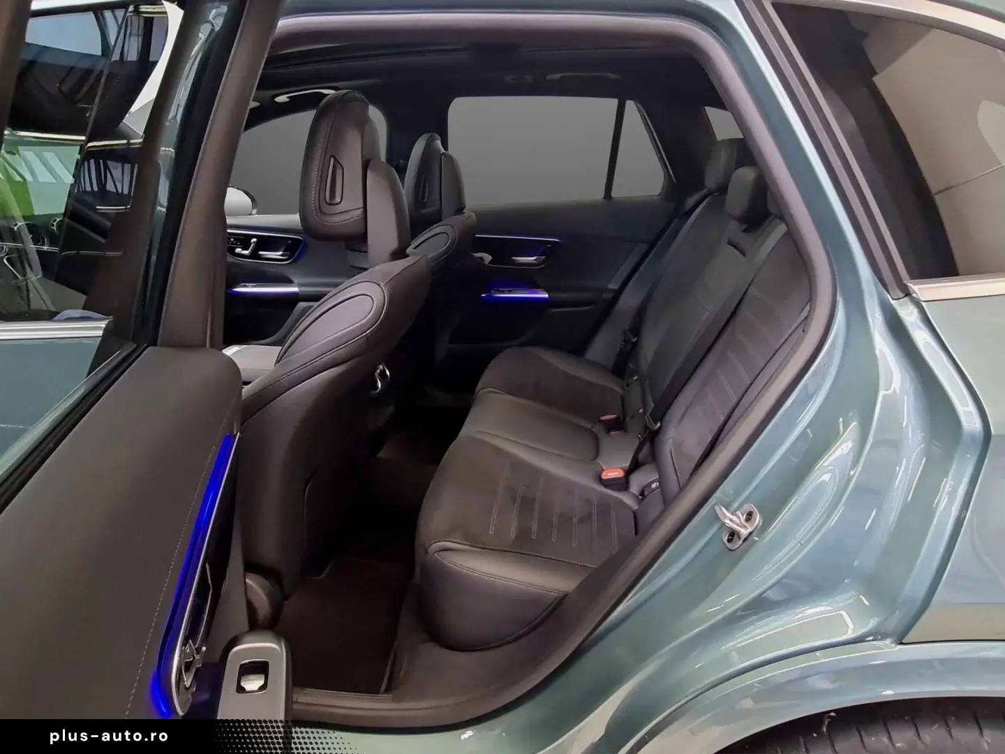 MERCEDES-BENZ GLC 200 4M AMG Pano AHK MEM Tot SHZ 20