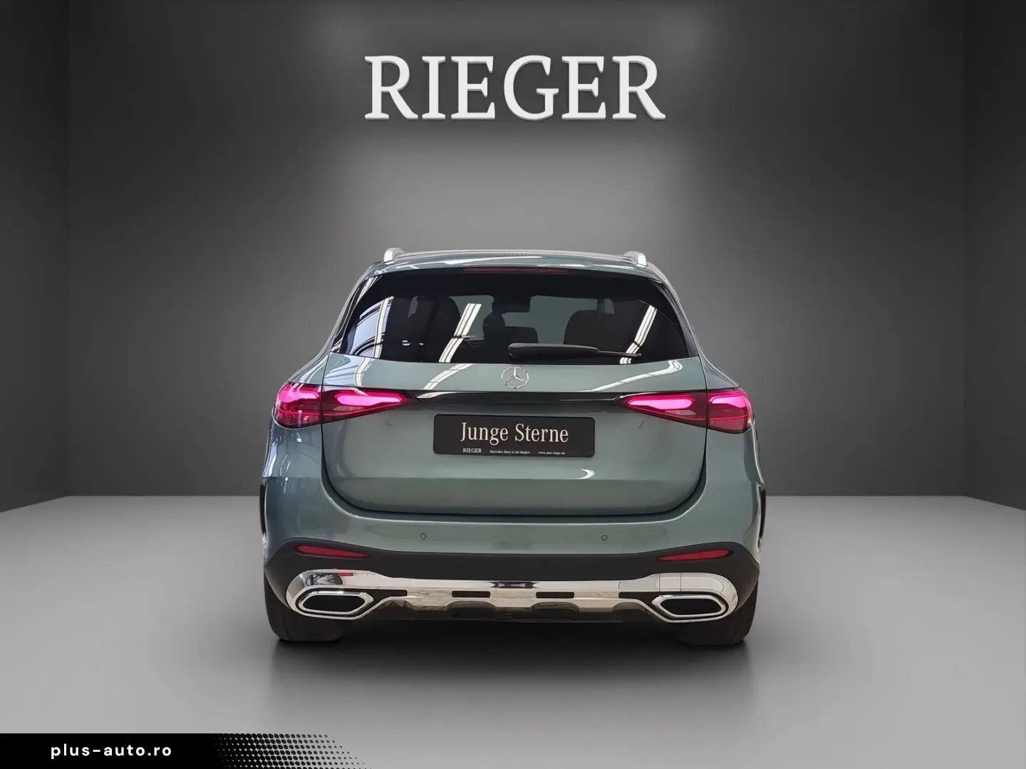 MERCEDES-BENZ GLC 200 4M AMG Pano AHK MEM Tot SHZ 20