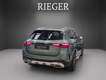 MERCEDES-BENZ GLC 200 4M AMG Pano AHK MEM Tot SHZ 20