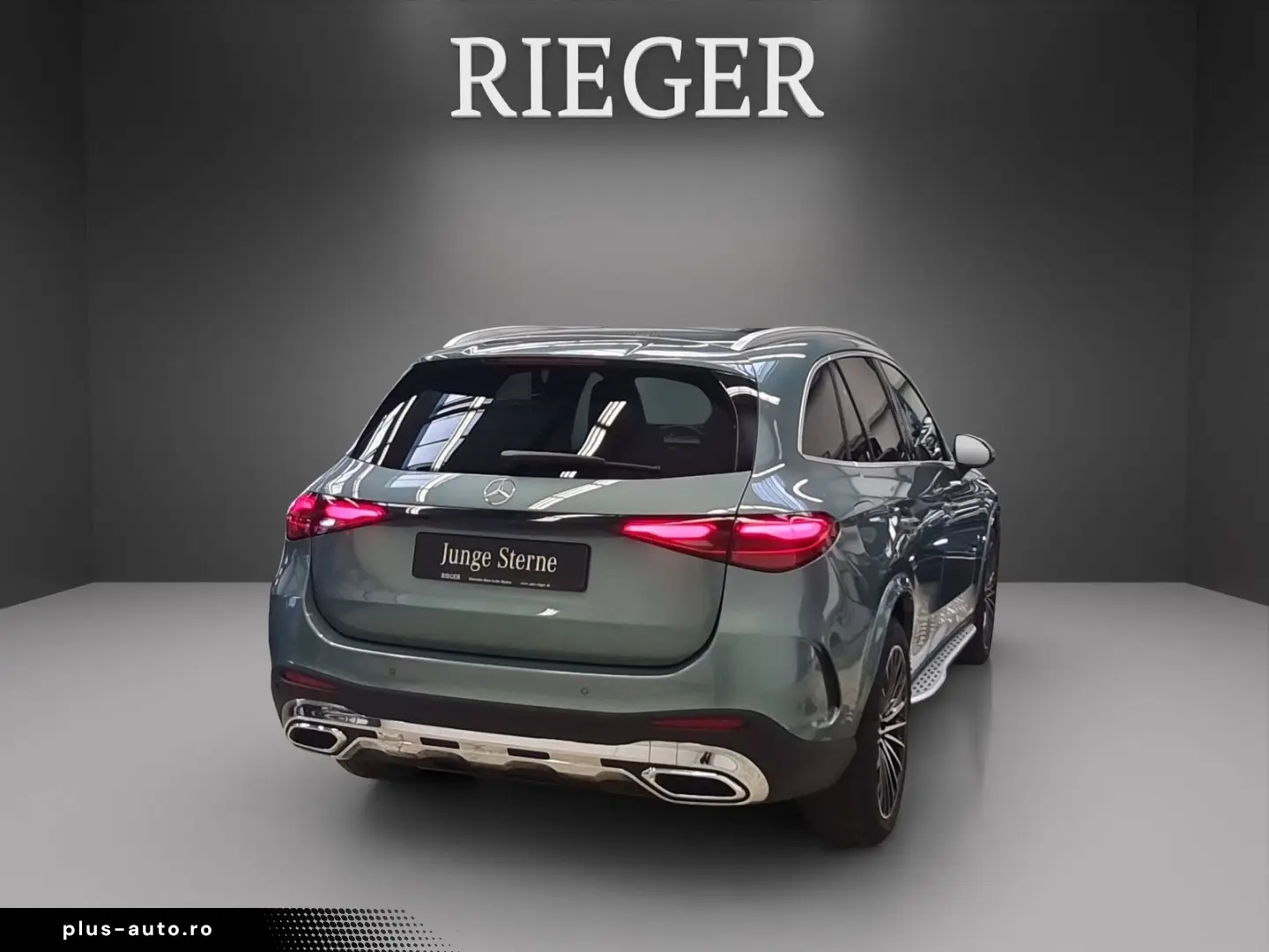 MERCEDES-BENZ GLC 200 4M AMG Pano AHK MEM Tot SHZ 20