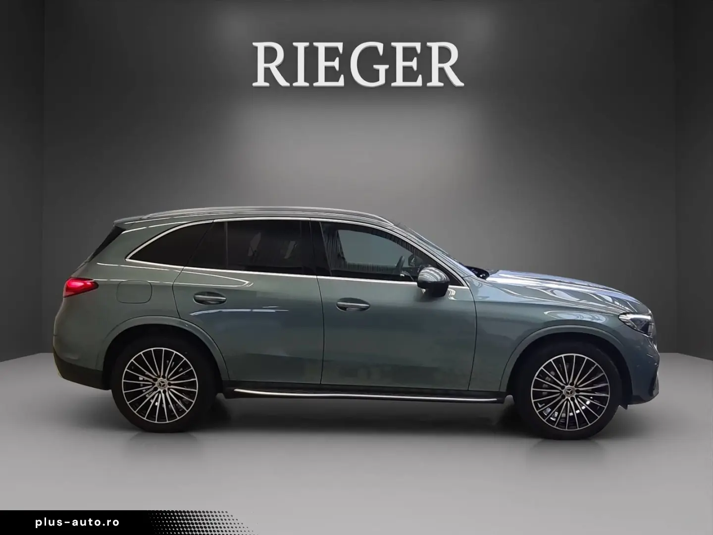 MERCEDES-BENZ GLC 200 4M AMG Pano AHK MEM Tot SHZ 20