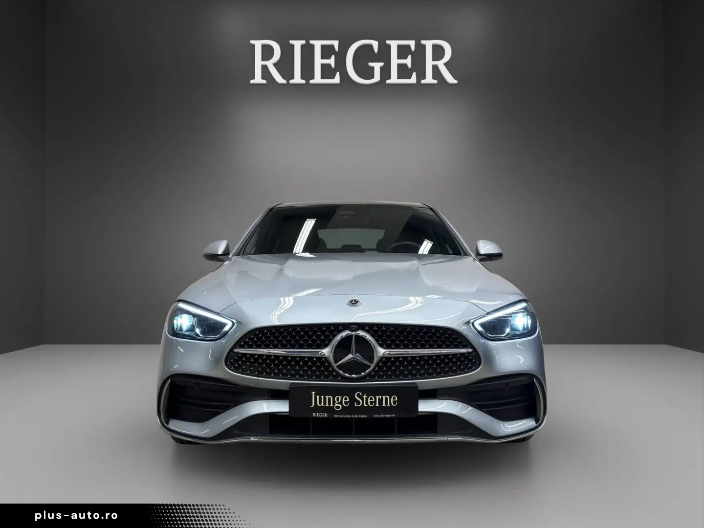 MERCEDES-BENZ C 300 AMG AHK Totwinkel Pano-SHD MEM 360