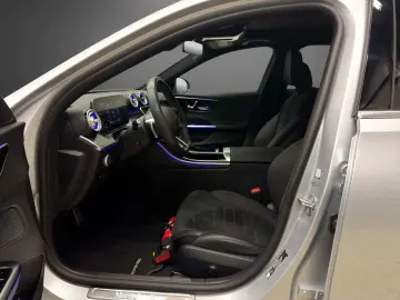 MERCEDES-BENZ C 300 AMG AHK Totwinkel Pano-SHD MEM 360