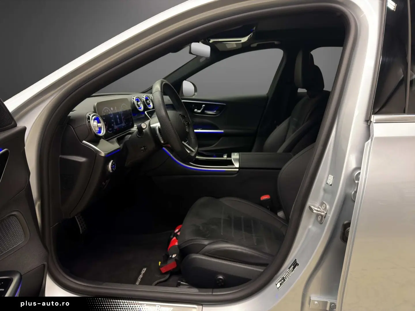 MERCEDES-BENZ C 300 AMG AHK Totwinkel Pano-SHD MEM 360