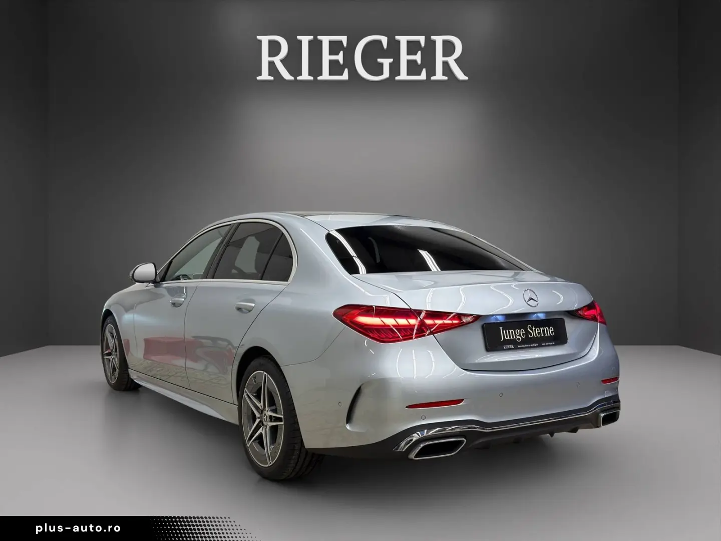 MERCEDES-BENZ C 300 AMG AHK Totwinkel Pano-SHD MEM 360