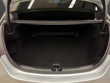 MERCEDES-BENZ C 300 AMG AHK Totwinkel Pano-SHD MEM 360