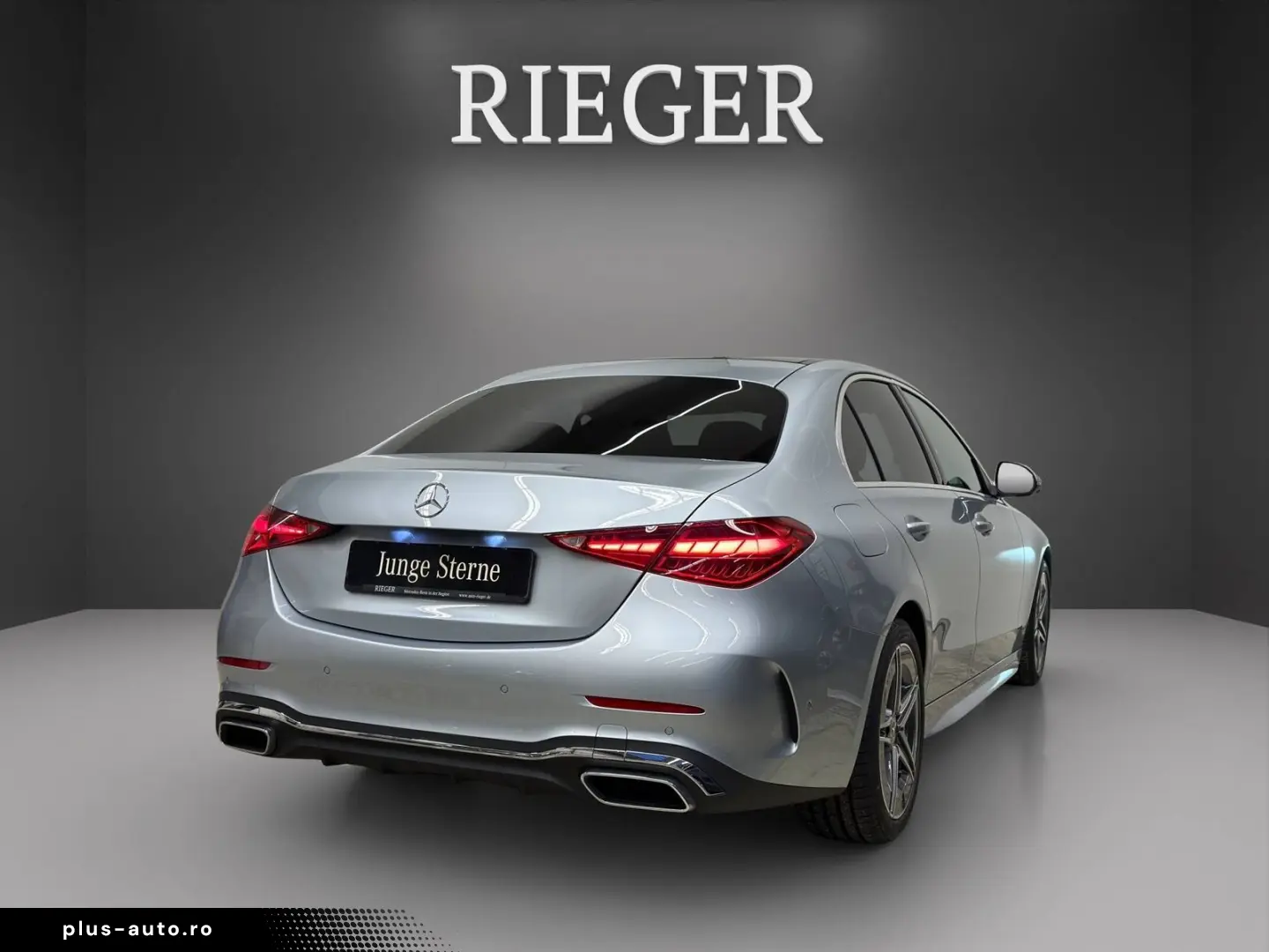 MERCEDES-BENZ C 300 AMG AHK Totwinkel Pano-SHD MEM 360