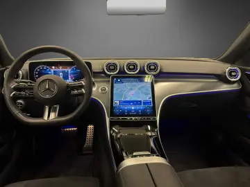 MERCEDES-BENZ C 300 AMG AHK Totwinkel Pano-SHD MEM 360