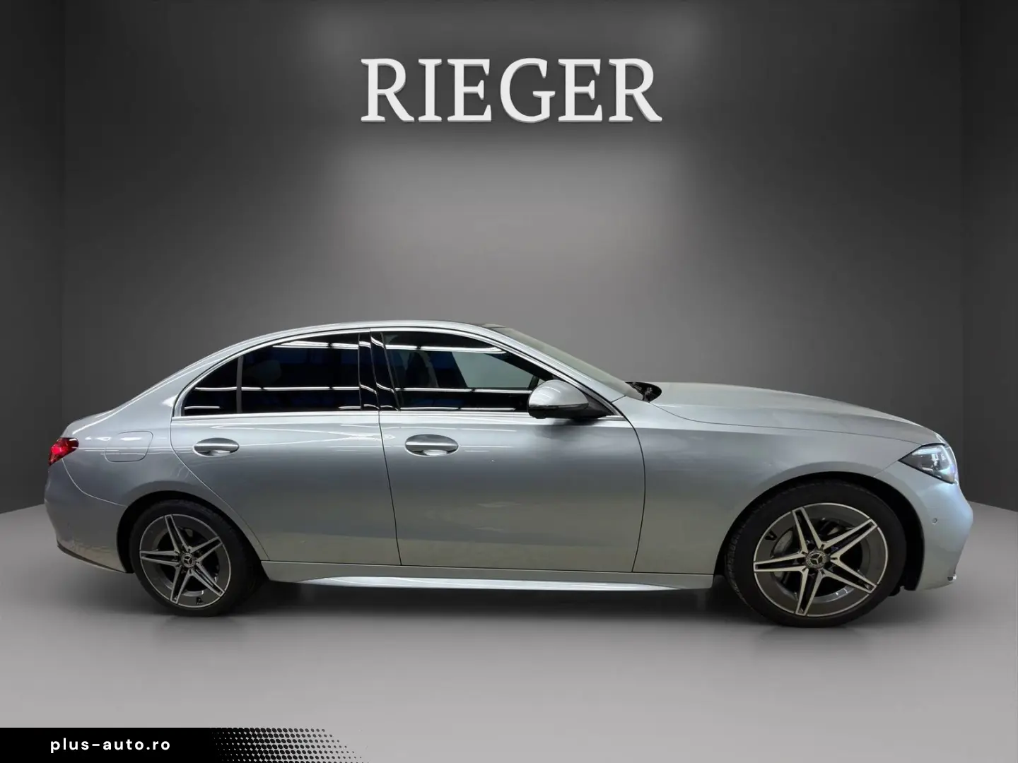 MERCEDES-BENZ C 300 AMG AHK Totwinkel Pano-SHD MEM 360