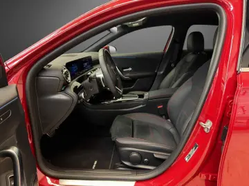 MERCEDES-BENZ A 250 4M Limousine AMG Totwinkel Multibeam SHZ