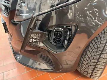 MERCEDES-BENZ EQV 300 lang Multibeam Airmatic