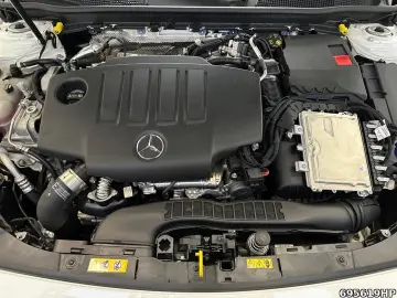 MERCEDES-BENZ CLA 200 d AMG  Night Pano Lenkradhzg Ambiente