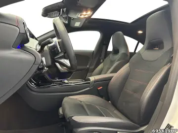 MERCEDES-BENZ CLA 200 d AMG  Night Pano Lenkradhzg Ambiente