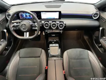 MERCEDES-BENZ CLA 200 d AMG  Night Pano Lenkradhzg Ambiente