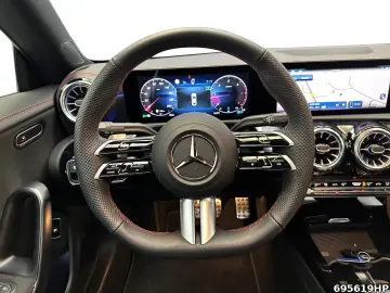 MERCEDES-BENZ CLA 200 d AMG  Night Pano Lenkradhzg Ambiente