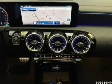 MERCEDES-BENZ CLA 200 d AMG  Night Pano Lenkradhzg Ambiente