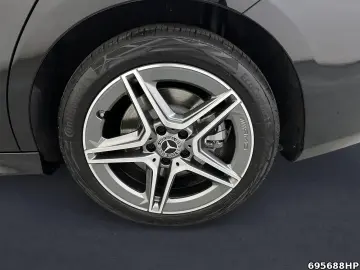 MERCEDES-BENZ CLA 250 e AMG  Pano KEYLESS Lenkhzg. Ambi