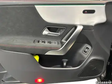 MERCEDES-BENZ CLA 250 e AMG  Pano KEYLESS Lenkhzg. Ambi