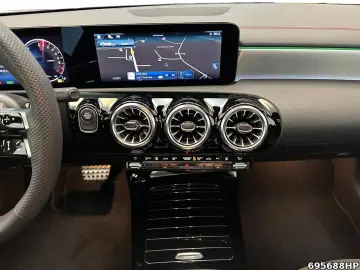 MERCEDES-BENZ CLA 250 e AMG  Pano KEYLESS Lenkhzg. Ambi