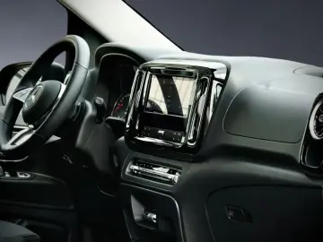 MERCEDES-BENZ Vito Tourer 119 CDI 4x4  Airmatic Dist.Leder