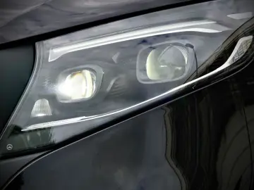 MERCEDES-BENZ Vito Tourer 119 CDI 4x4  Airmatic Dist.Leder