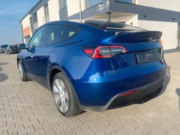 TESLA Model Y Basis RWD