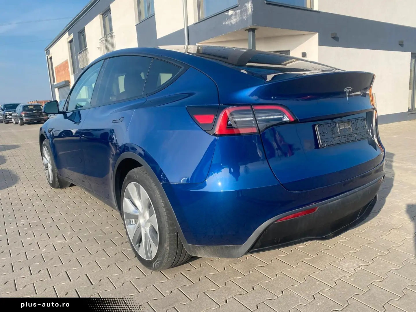 TESLA Model Y Basis RWD