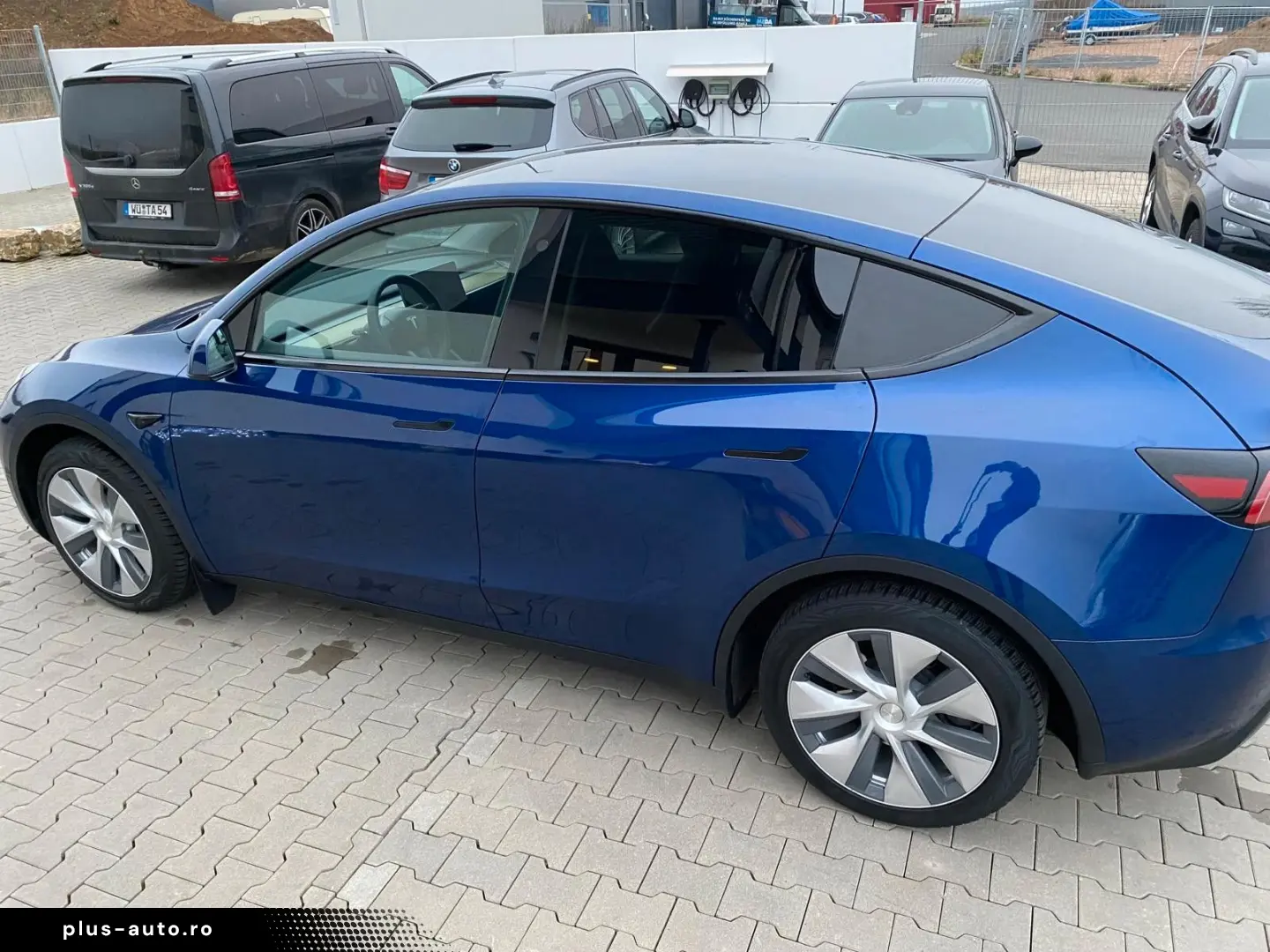 TESLA Model Y Basis RWD