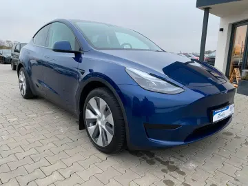 TESLA Model Y Basis RWD