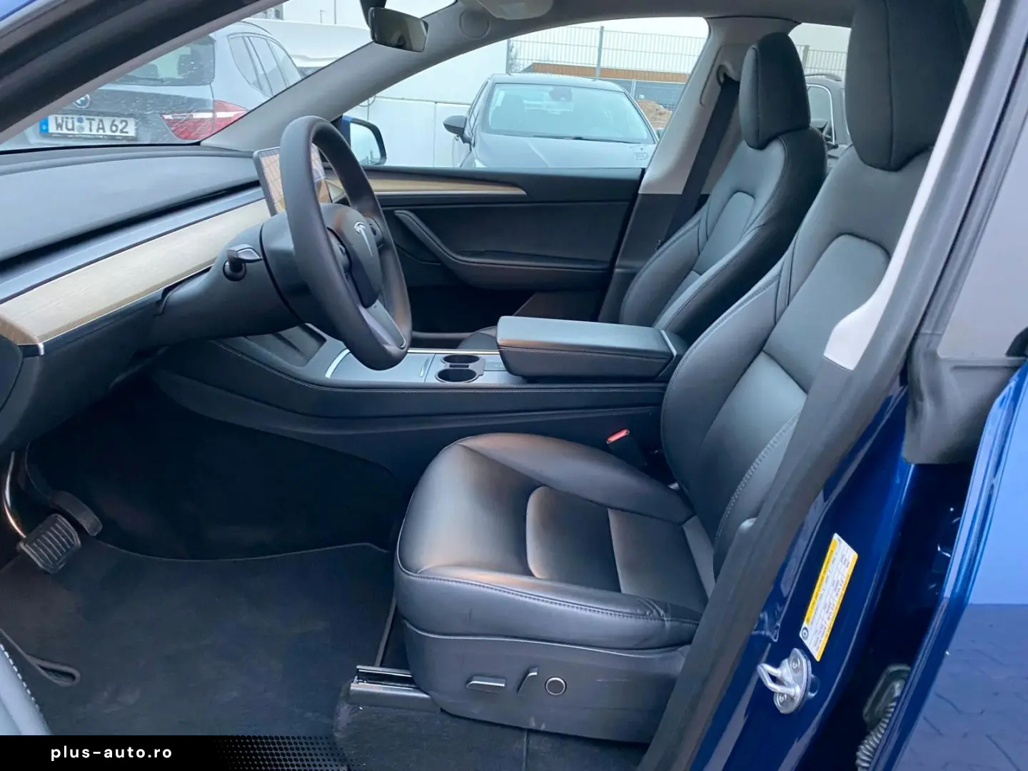 TESLA Model Y Basis RWD