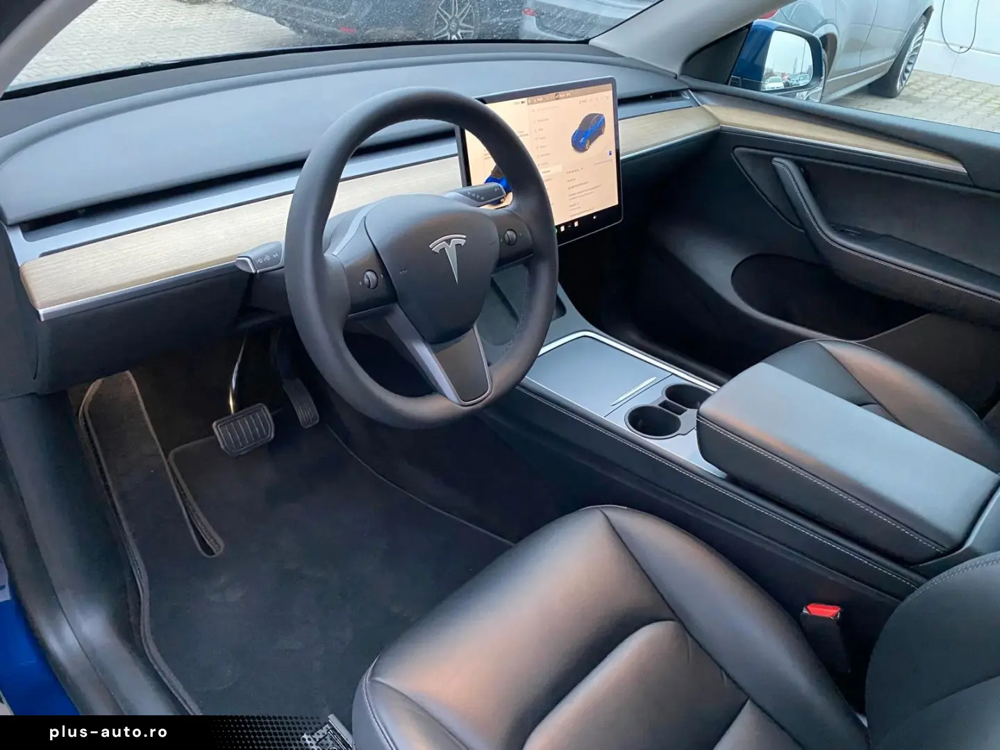 TESLA Model Y Basis RWD