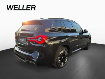 BMW iX3 M-SPORT LI CO PROF ADAP LED HUD ACC