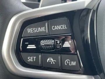 BMW 330i xDrive M Sport M Sportpaket HiFi DAB Shz