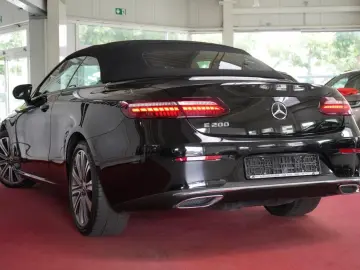 MERCEDES-BENZ E 200 Cabrio Avantgarde LED Navi Kam