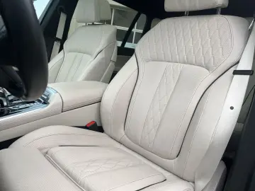 BMW X7 M50 i HUD Panorama Navigation HarmanKardon