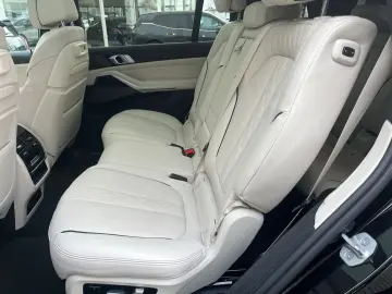 BMW X7 M50 i HUD Panorama Navigation HarmanKardon