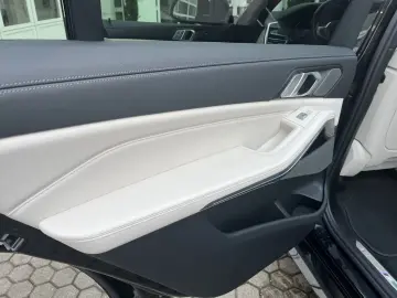 BMW X7 M50 i HUD Panorama Navigation HarmanKardon