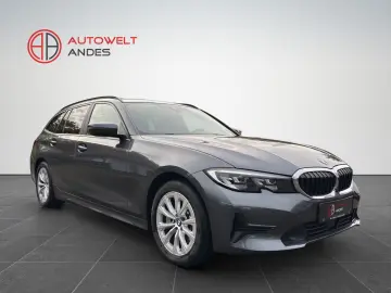 BMW 330 e xDrive  Individual LED Pano ACC AHK