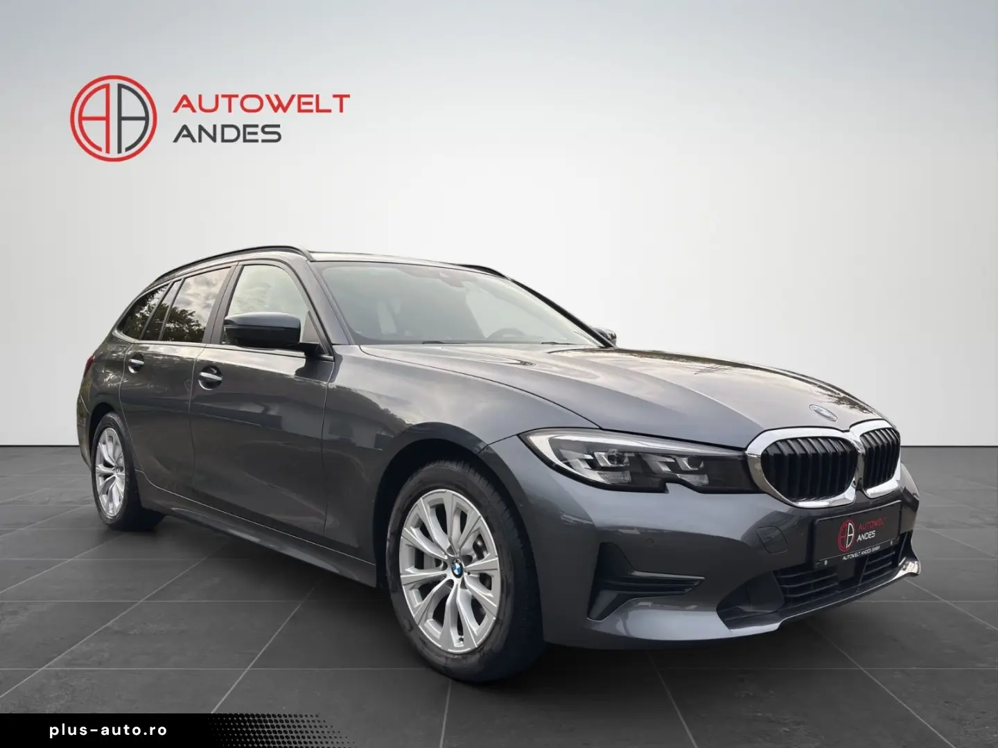 BMW 330 e xDrive  Individual LED Pano ACC AHK